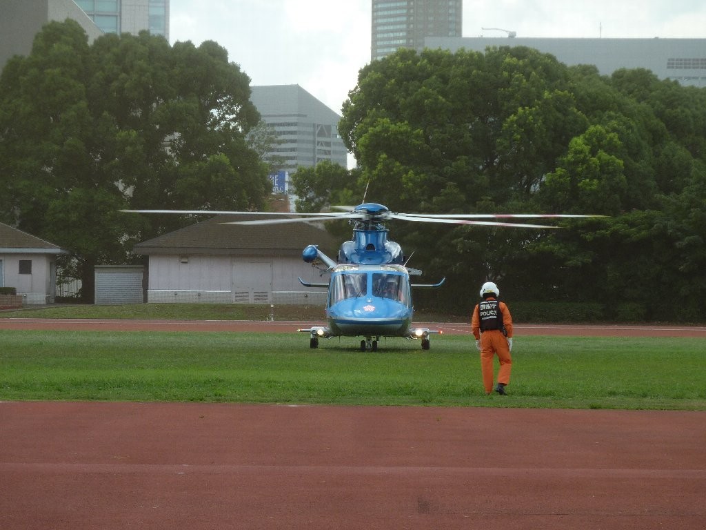 公園にあるヘリポート（普段は競技場等として使われています）