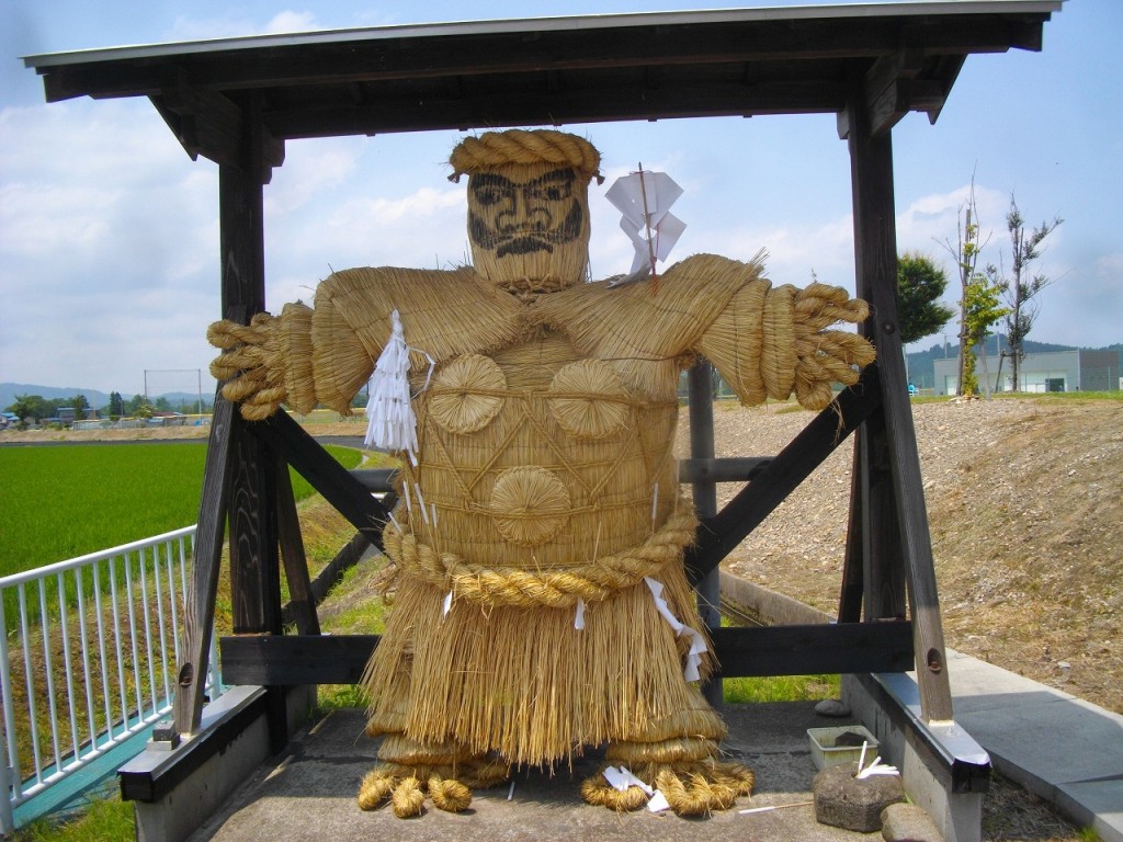 秋田県横手市で見られる人形道祖神