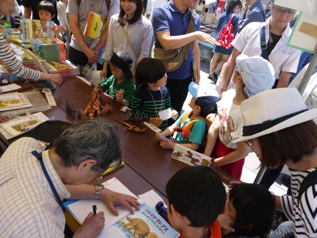 ｢上野の森 子どもフェスタ｣の頃から人気が高いサイン会。