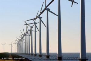 再生可能エネルギーは気候変動問題を解決する有力な方法のひとつ©Michel Gunther_ WWF 