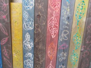 10年経った板材の色、なじんできました