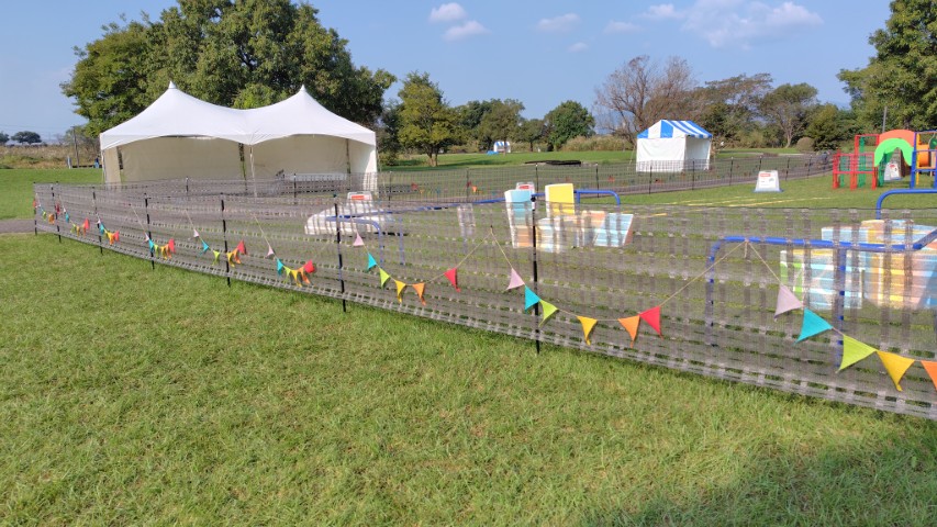 会場に設置されたネットフェンス